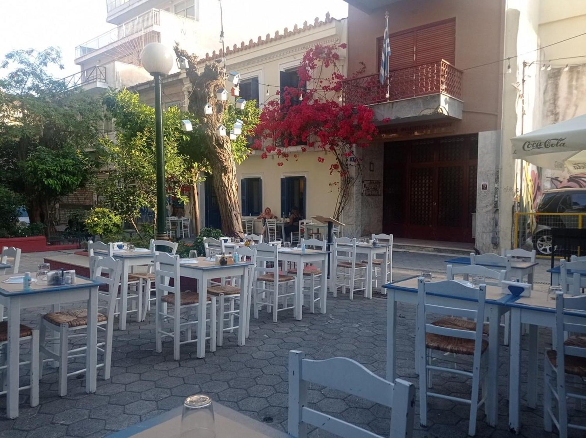 Eternal Acropolis Suites Атина Екстериор снимка